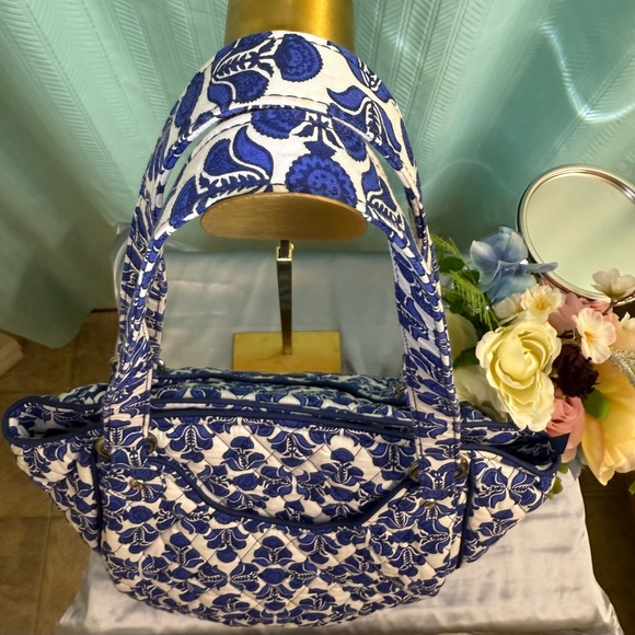 🎉 HOST PICK 🎉 STUFFED VERA BRADLEY - SELF CARE BUNDLE - Picture 8 of 11